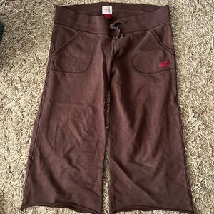 Hollister brown capri length pants